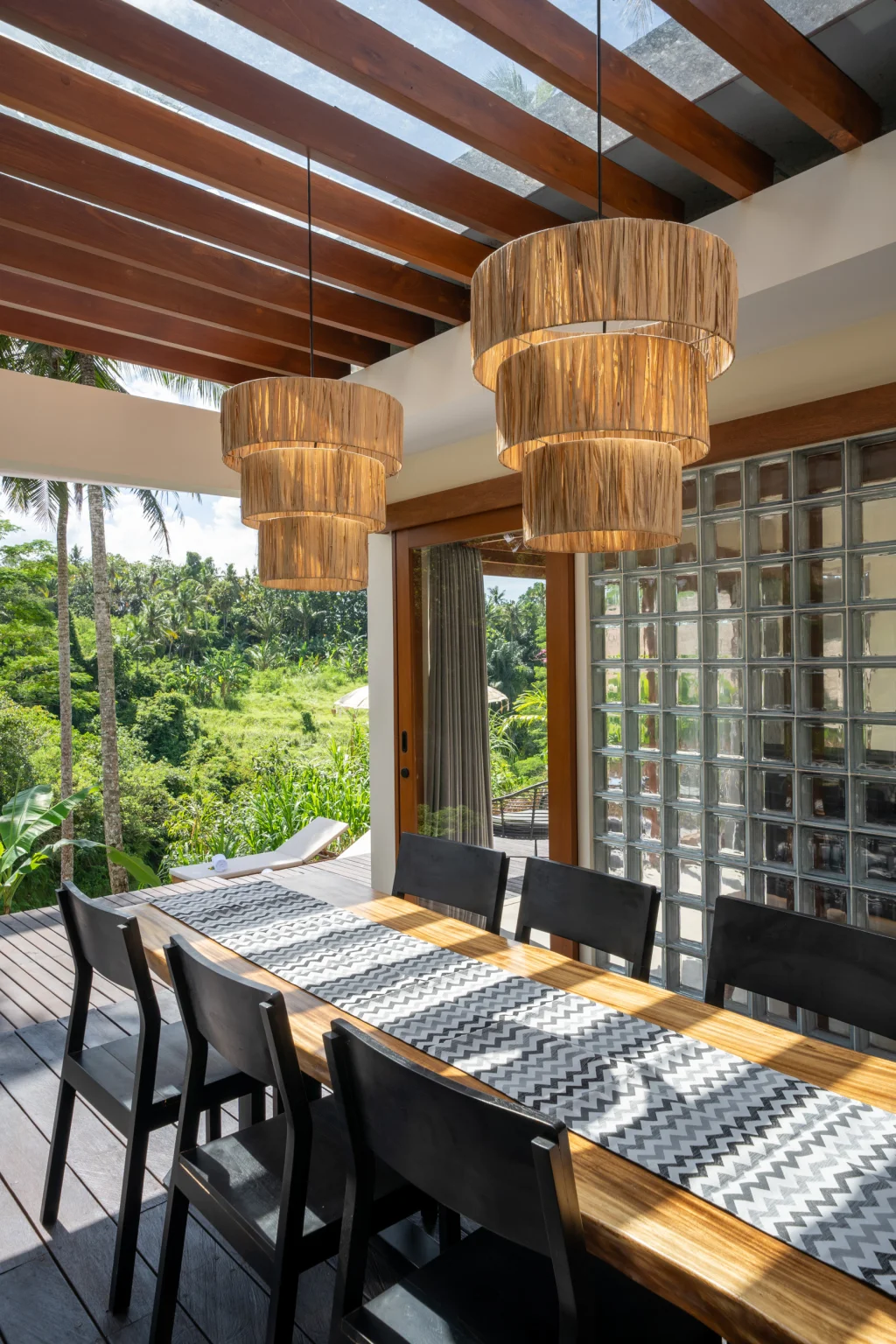 Fine dining experience at Eveuss Villa