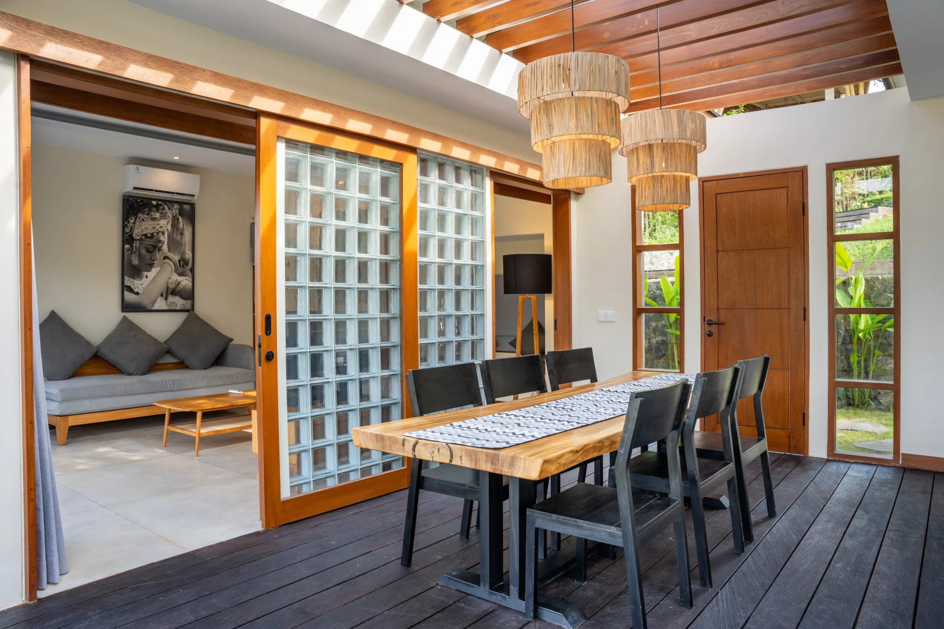 Family-style dinner at Eveuss Villa